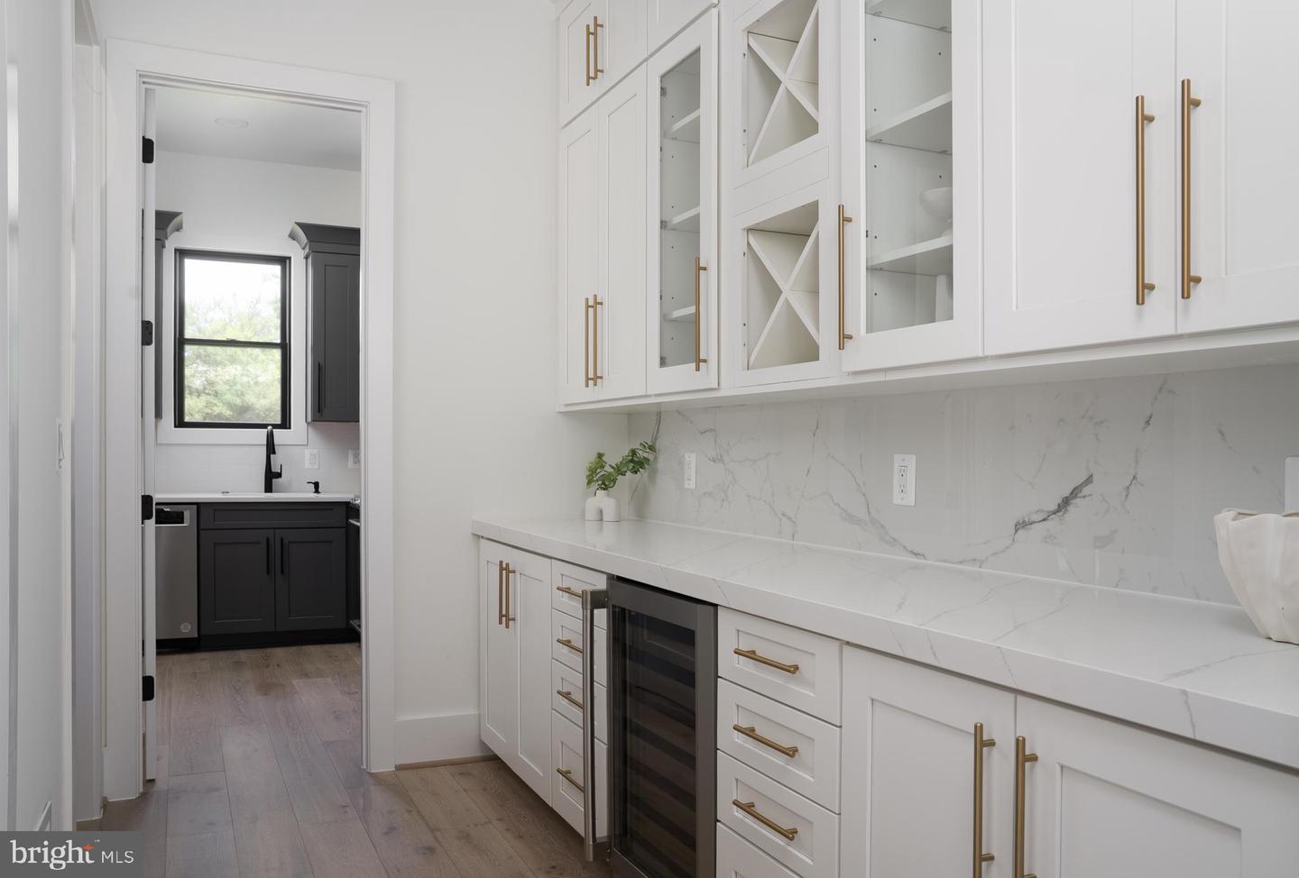 935 DEAD RUN DR, MCLEAN, Virginia 22101, 6 Bedrooms Bedrooms, ,6 BathroomsBathrooms,Residential,For sale,935 DEAD RUN DR,VAFX2242282 MLS # VAFX2242282