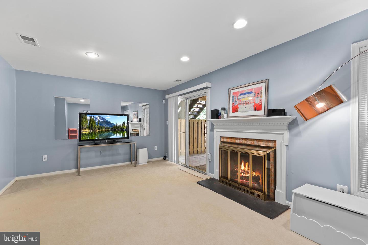12220 APPLE ORCHARD CT, FAIRFAX, Virginia 22033, 3 Bedrooms Bedrooms, ,2 BathroomsBathrooms,Residential,For sale,12220 APPLE ORCHARD CT,VAFX2242294 MLS # VAFX2242294