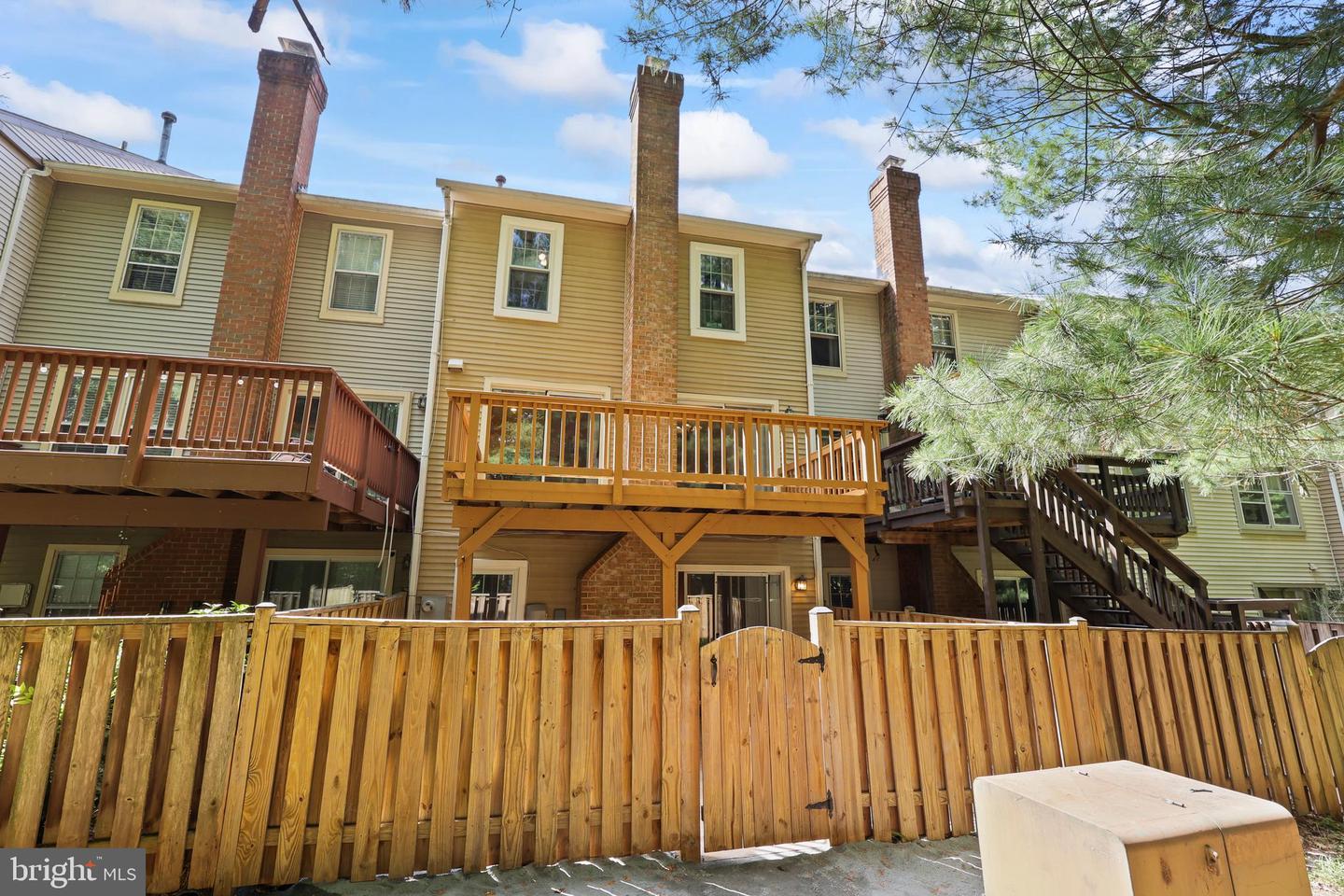 12220 APPLE ORCHARD CT, FAIRFAX, Virginia 22033, 3 Bedrooms Bedrooms, ,2 BathroomsBathrooms,Residential,For sale,12220 APPLE ORCHARD CT,VAFX2242294 MLS # VAFX2242294