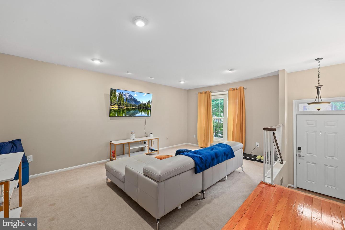 12220 APPLE ORCHARD CT, FAIRFAX, Virginia 22033, 3 Bedrooms Bedrooms, ,2 BathroomsBathrooms,Residential,For sale,12220 APPLE ORCHARD CT,VAFX2242294 MLS # VAFX2242294