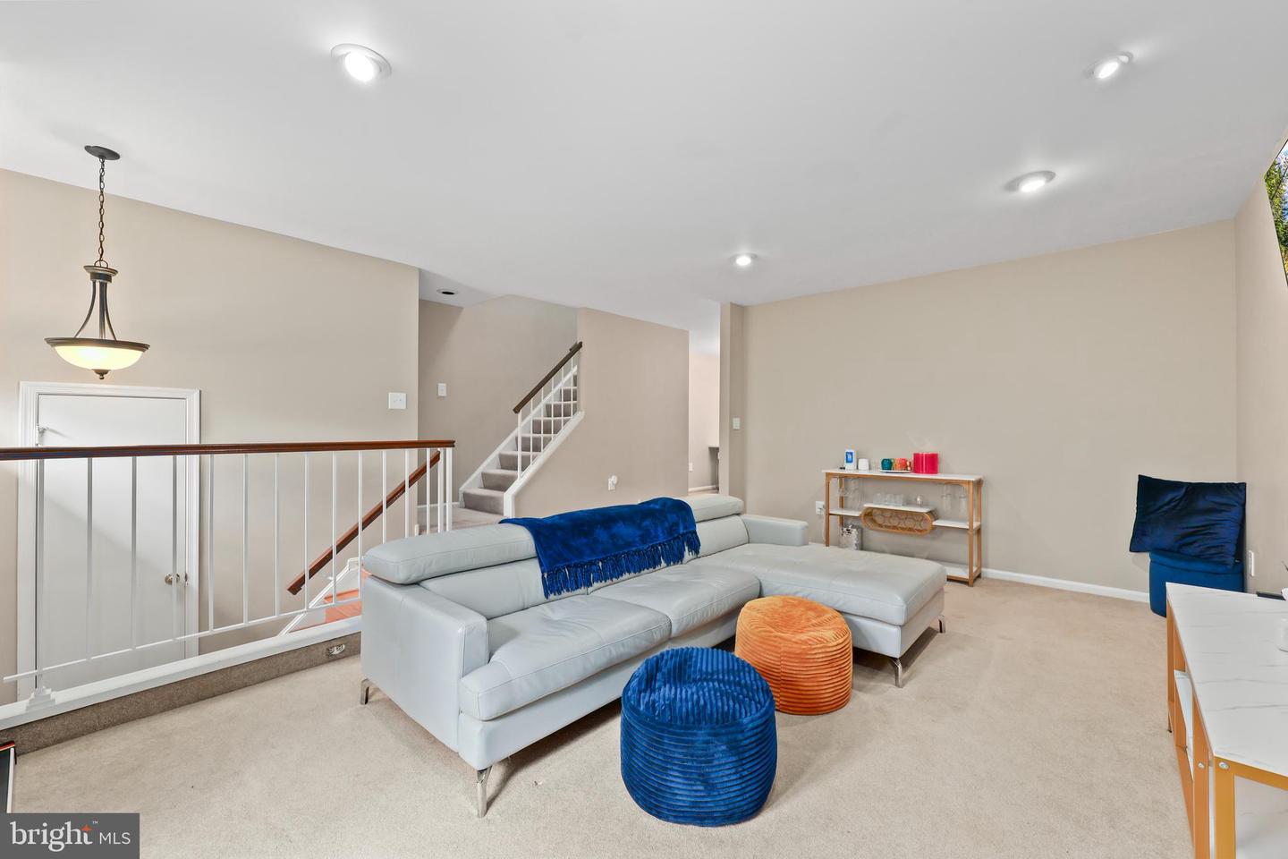 12220 APPLE ORCHARD CT, FAIRFAX, Virginia 22033, 3 Bedrooms Bedrooms, ,2 BathroomsBathrooms,Residential,For sale,12220 APPLE ORCHARD CT,VAFX2242294 MLS # VAFX2242294