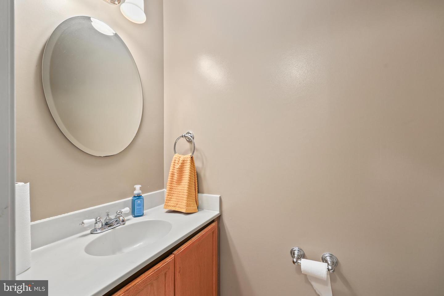 12220 APPLE ORCHARD CT, FAIRFAX, Virginia 22033, 3 Bedrooms Bedrooms, ,2 BathroomsBathrooms,Residential,For sale,12220 APPLE ORCHARD CT,VAFX2242294 MLS # VAFX2242294