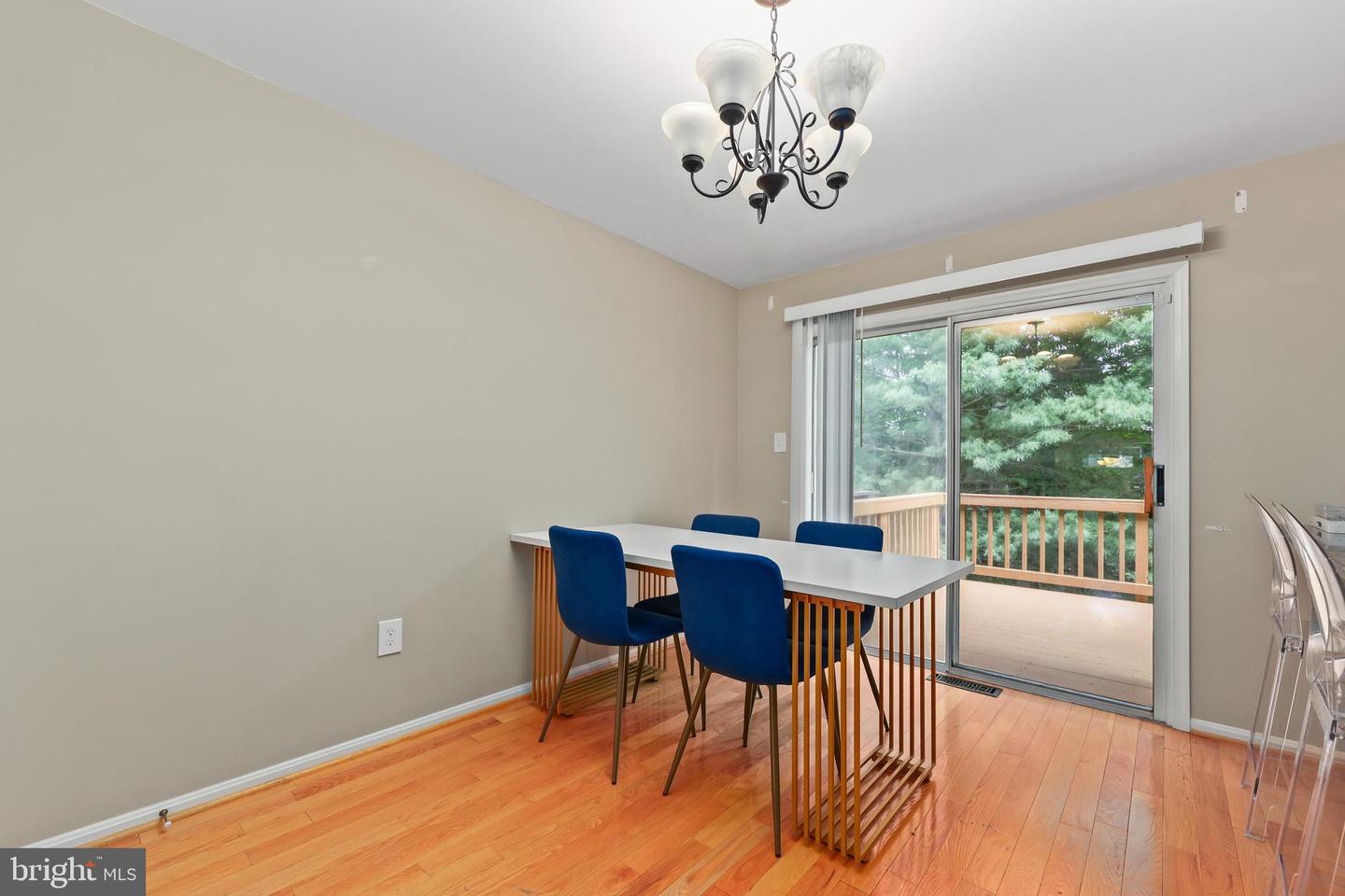 12220 APPLE ORCHARD CT, FAIRFAX, Virginia 22033, 3 Bedrooms Bedrooms, ,2 BathroomsBathrooms,Residential,For sale,12220 APPLE ORCHARD CT,VAFX2242294 MLS # VAFX2242294