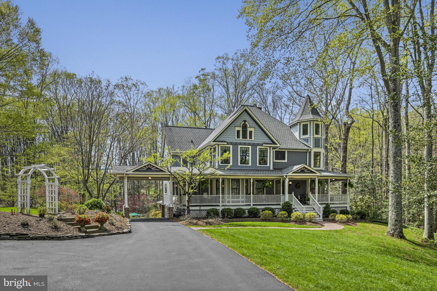 204 RIVER PARK DR, GREAT FALLS, Virginia 22066, 5 Bedrooms Bedrooms, ,4 BathroomsBathrooms,Residential,For sale,204 RIVER PARK DR,VAFX2242324 MLS # VAFX2242324