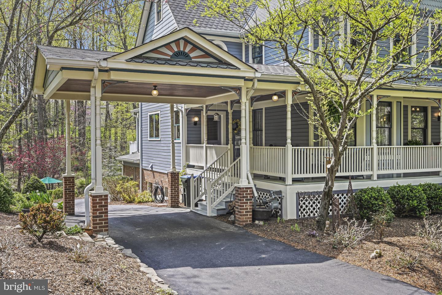 204 RIVER PARK DR, GREAT FALLS, Virginia 22066, 5 Bedrooms Bedrooms, ,4 BathroomsBathrooms,Residential,For sale,204 RIVER PARK DR,VAFX2242324 MLS # VAFX2242324