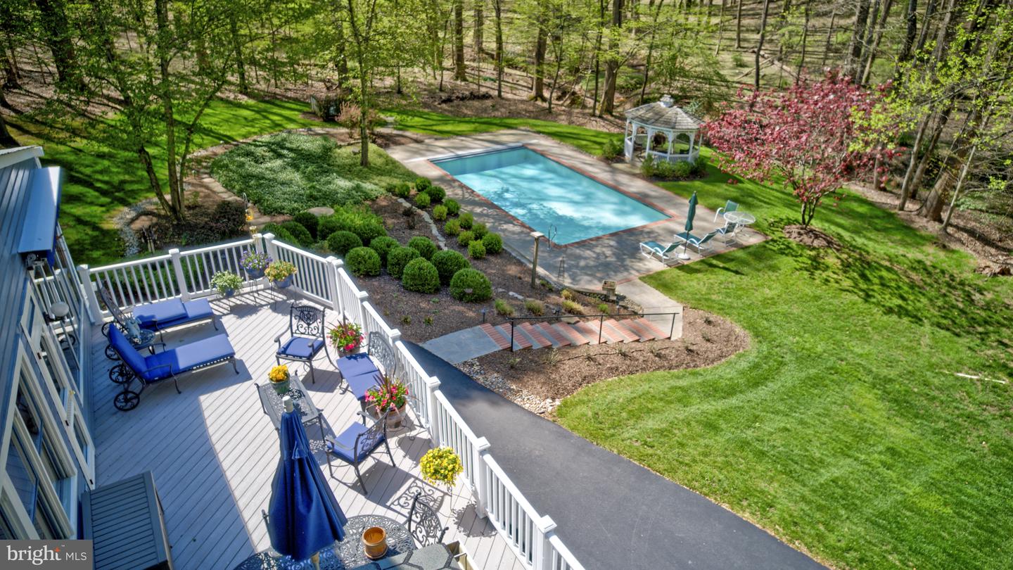 204 RIVER PARK DR, GREAT FALLS, Virginia 22066, 5 Bedrooms Bedrooms, ,4 BathroomsBathrooms,Residential,For sale,204 RIVER PARK DR,VAFX2242324 MLS # VAFX2242324