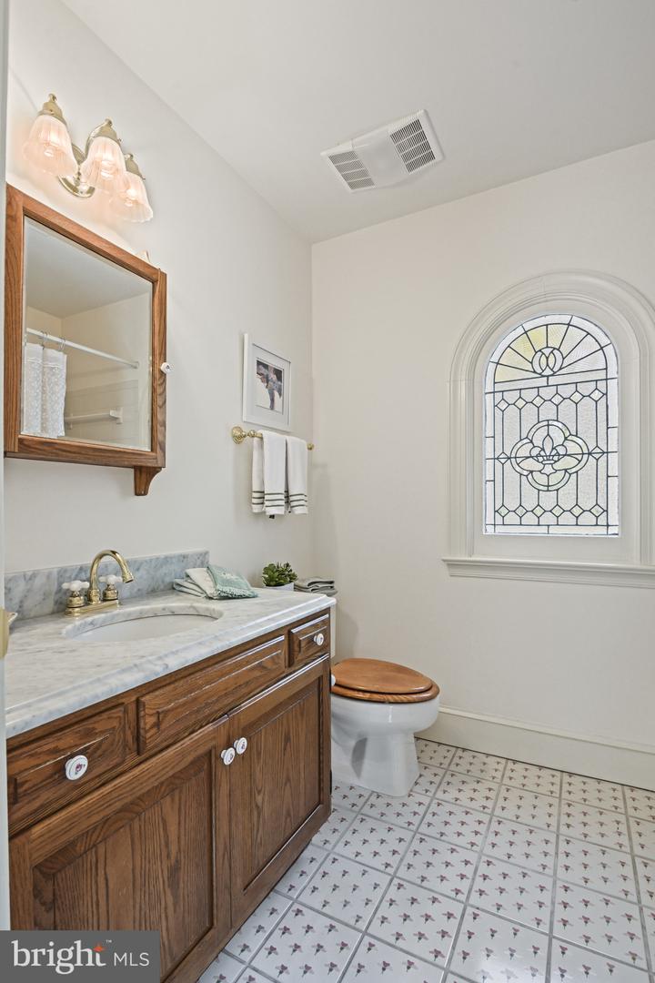 204 RIVER PARK DR, GREAT FALLS, Virginia 22066, 5 Bedrooms Bedrooms, ,4 BathroomsBathrooms,Residential,For sale,204 RIVER PARK DR,VAFX2242324 MLS # VAFX2242324
