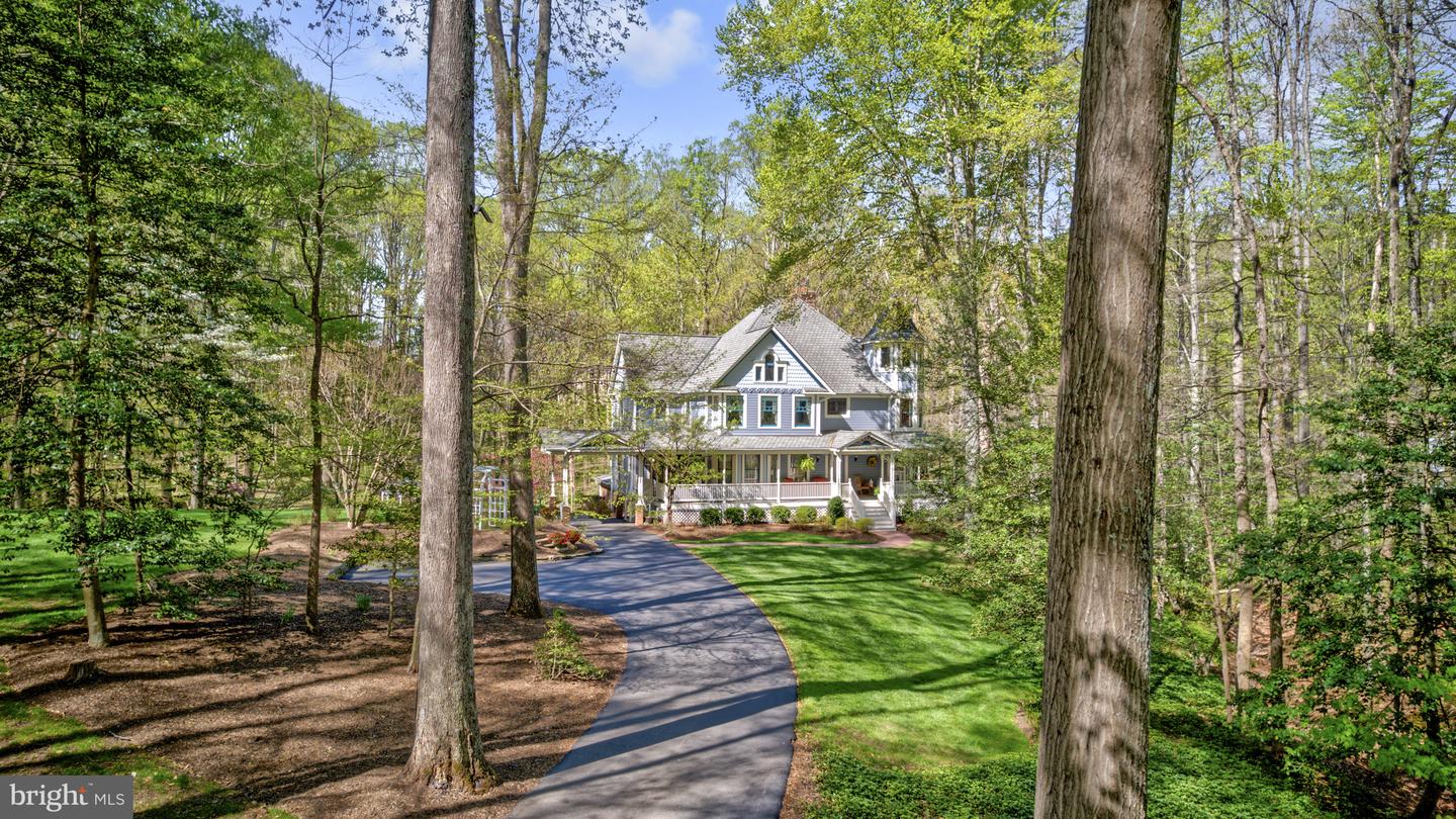 204 RIVER PARK DR, GREAT FALLS, Virginia 22066, 5 Bedrooms Bedrooms, ,4 BathroomsBathrooms,Residential,For sale,204 RIVER PARK DR,VAFX2242324 MLS # VAFX2242324