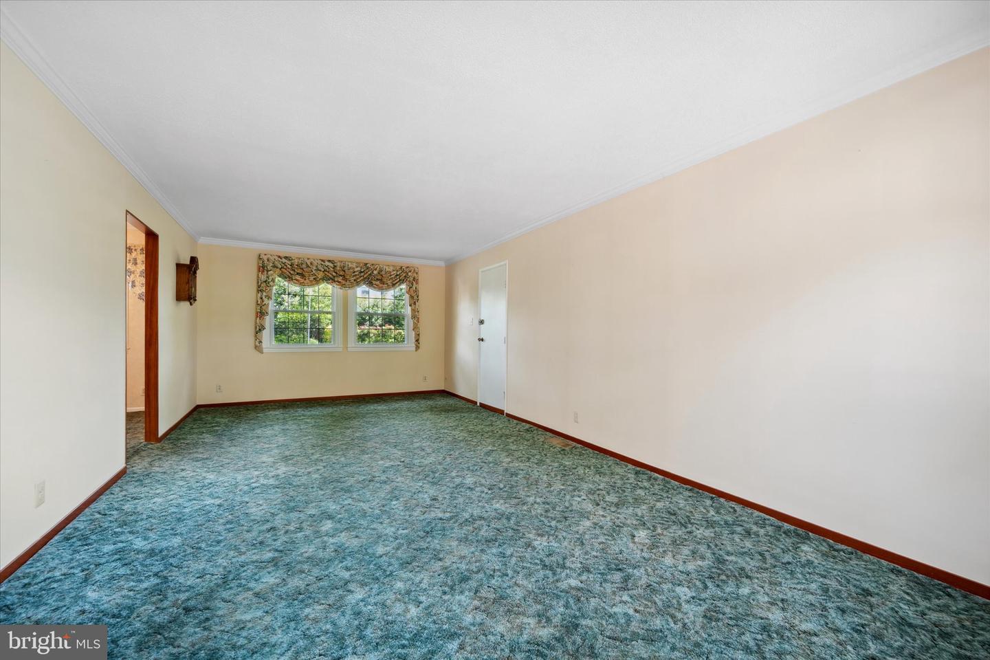 210 W BEECH RD, STERLING, Virginia 20164, 3 Bedrooms Bedrooms, ,2 BathroomsBathrooms,Residential,For sale,210 W BEECH RD,VALO2097416 MLS # VALO2097416
