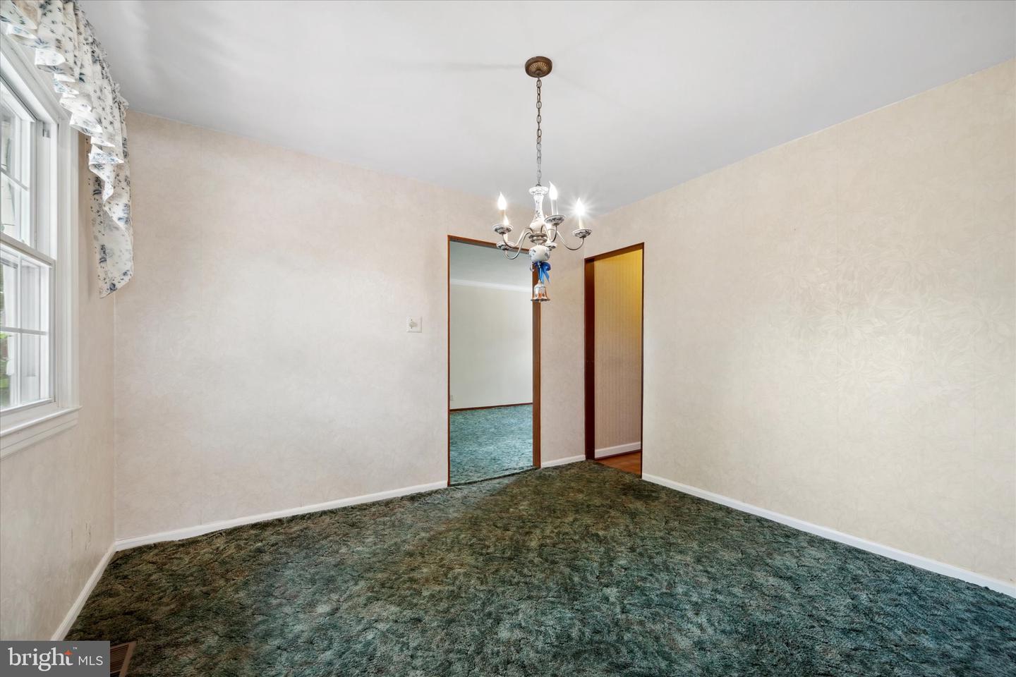 210 W BEECH RD, STERLING, Virginia 20164, 3 Bedrooms Bedrooms, ,2 BathroomsBathrooms,Residential,For sale,210 W BEECH RD,VALO2097416 MLS # VALO2097416