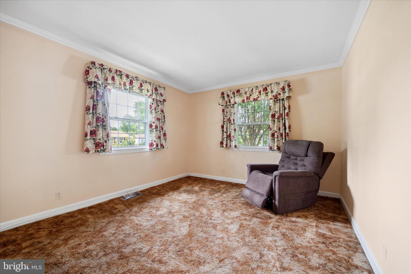 210 W BEECH RD, STERLING, Virginia 20164, 3 Bedrooms Bedrooms, ,2 BathroomsBathrooms,Residential,For sale,210 W BEECH RD,VALO2097416 MLS # VALO2097416