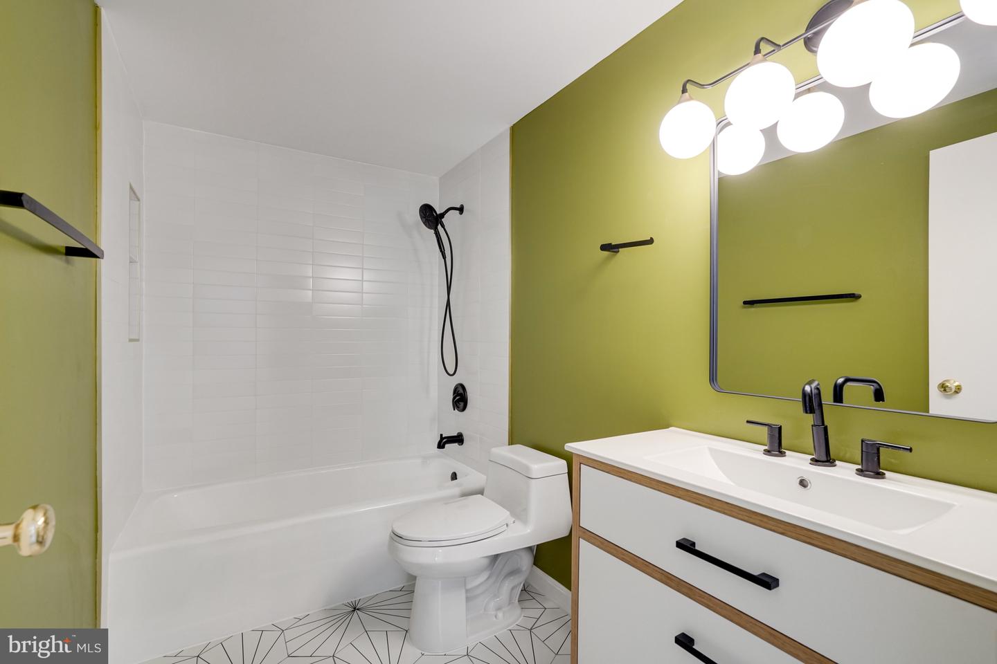 1805 CRYSTAL DR #1016S, ARLINGTON, Virginia 22202, 1 Bedroom Bedrooms, ,1 BathroomBathrooms,Residential,For sale,1805 CRYSTAL DR #1016S,VAAR2057994 MLS # VAAR2057994