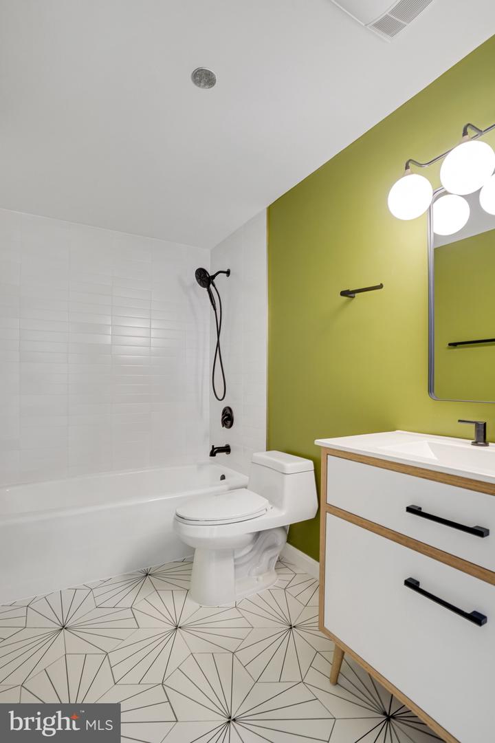 1805 CRYSTAL DR #1016S, ARLINGTON, Virginia 22202, 1 Bedroom Bedrooms, ,1 BathroomBathrooms,Residential,For sale,1805 CRYSTAL DR #1016S,VAAR2057994 MLS # VAAR2057994