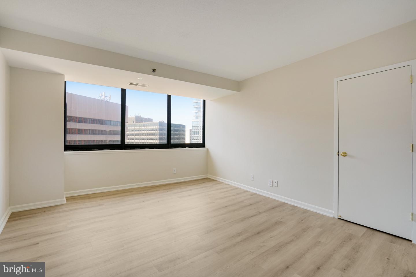 1805 CRYSTAL DR #1016S, ARLINGTON, Virginia 22202, 1 Bedroom Bedrooms, ,1 BathroomBathrooms,Residential,For sale,1805 CRYSTAL DR #1016S,VAAR2057994 MLS # VAAR2057994