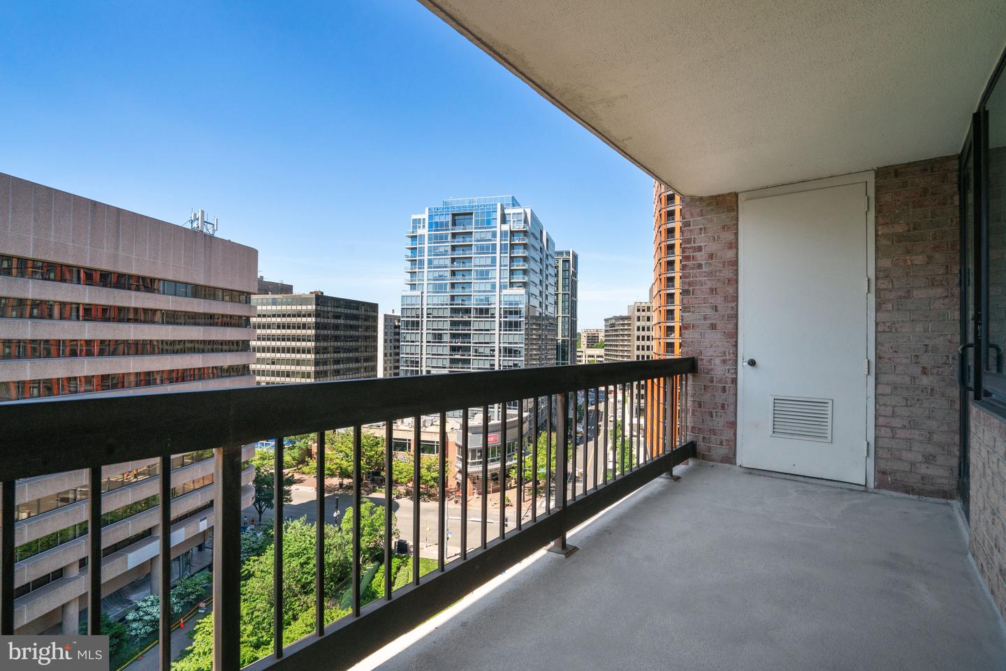 1805 CRYSTAL DR #1016S, ARLINGTON, Virginia 22202, 1 Bedroom Bedrooms, ,1 BathroomBathrooms,Residential,For sale,1805 CRYSTAL DR #1016S,VAAR2057994 MLS # VAAR2057994