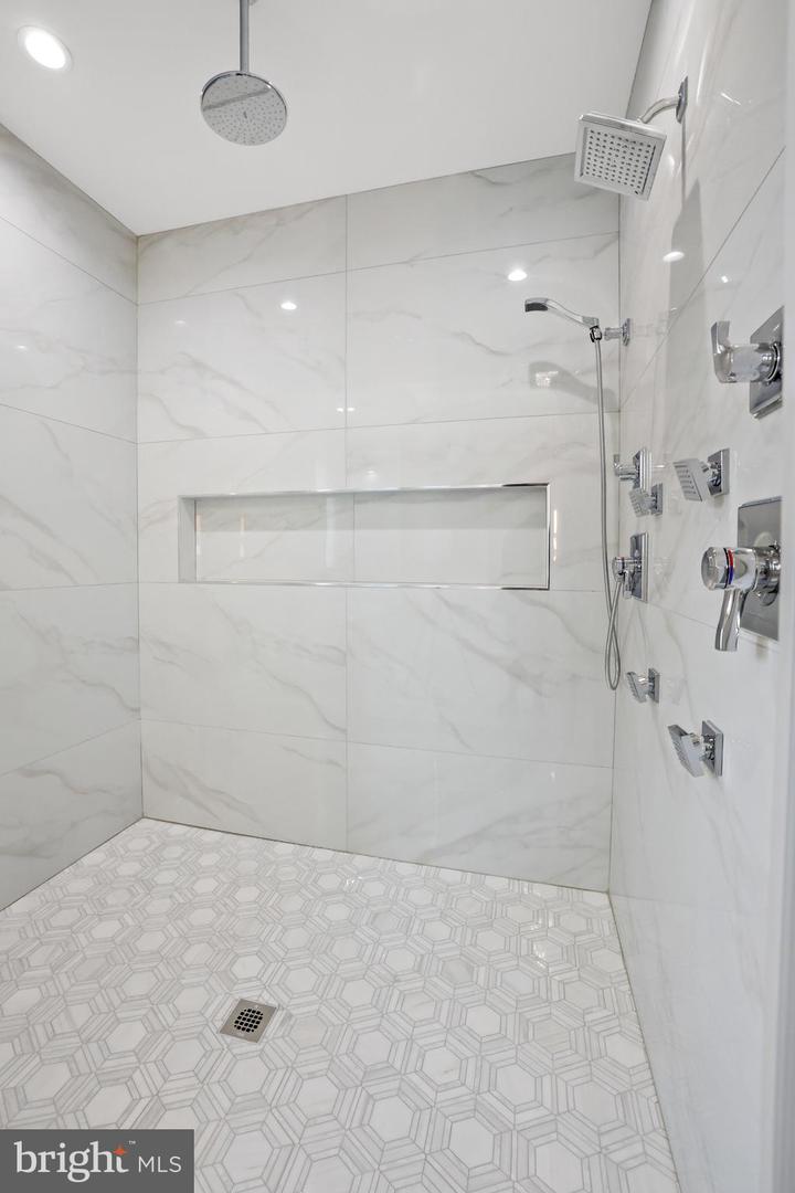 1733 PIMMIT DR, FALLS CHURCH, Virginia 22043, 8 Bedrooms Bedrooms, ,6 BathroomsBathrooms,Residential,For sale,1733 PIMMIT DR,VAFX2242426 MLS # VAFX2242426