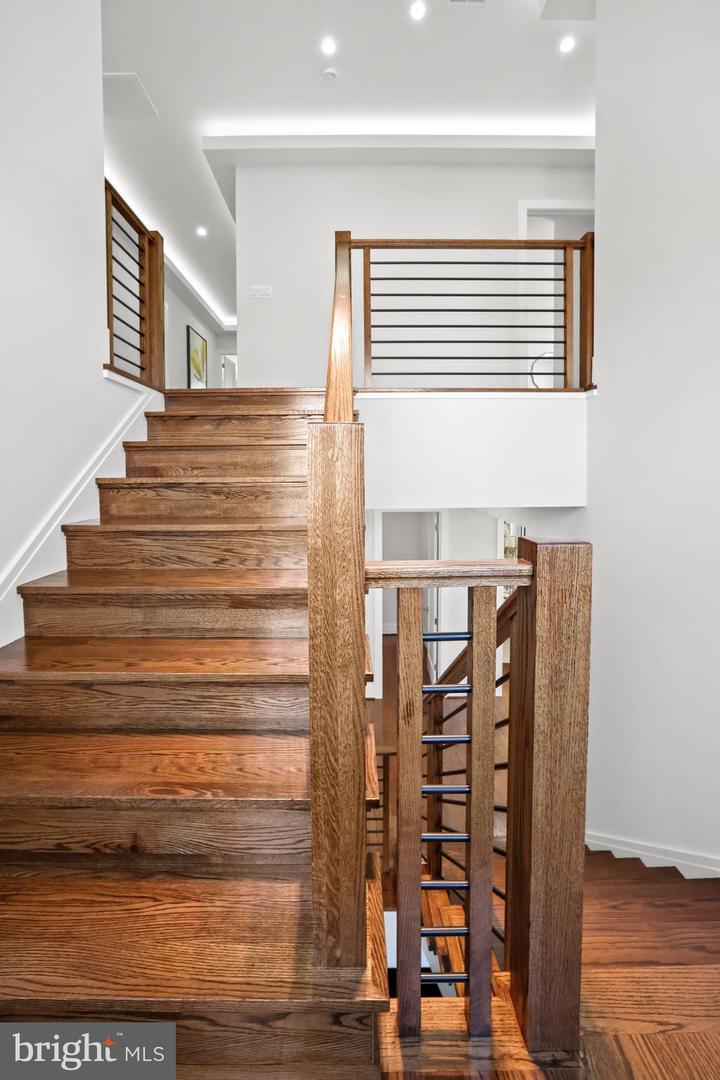 1733 PIMMIT DR, FALLS CHURCH, Virginia 22043, 8 Bedrooms Bedrooms, ,6 BathroomsBathrooms,Residential,For sale,1733 PIMMIT DR,VAFX2242426 MLS # VAFX2242426