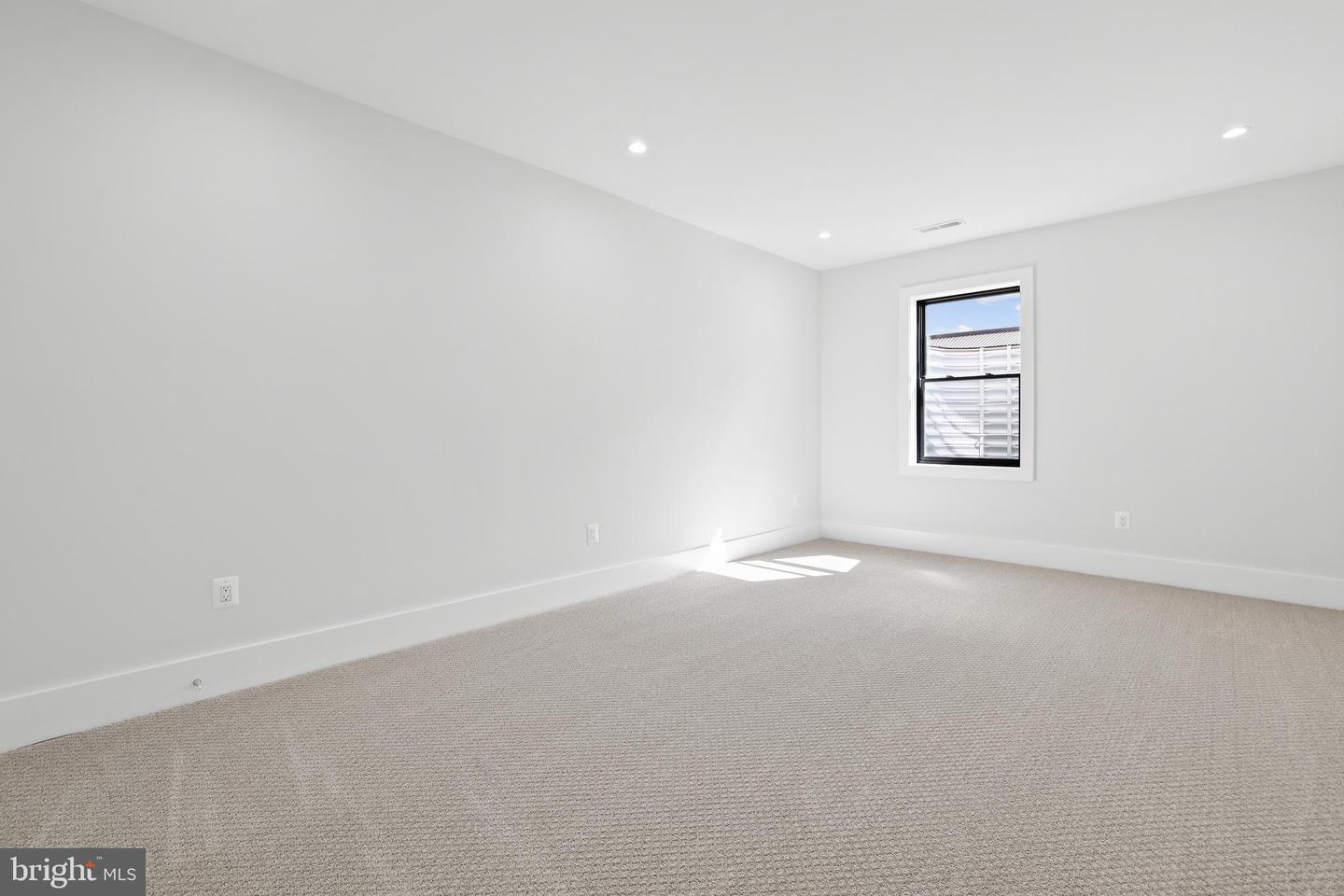 1733 PIMMIT DR, FALLS CHURCH, Virginia 22043, 8 Bedrooms Bedrooms, ,6 BathroomsBathrooms,Residential,For sale,1733 PIMMIT DR,VAFX2242426 MLS # VAFX2242426