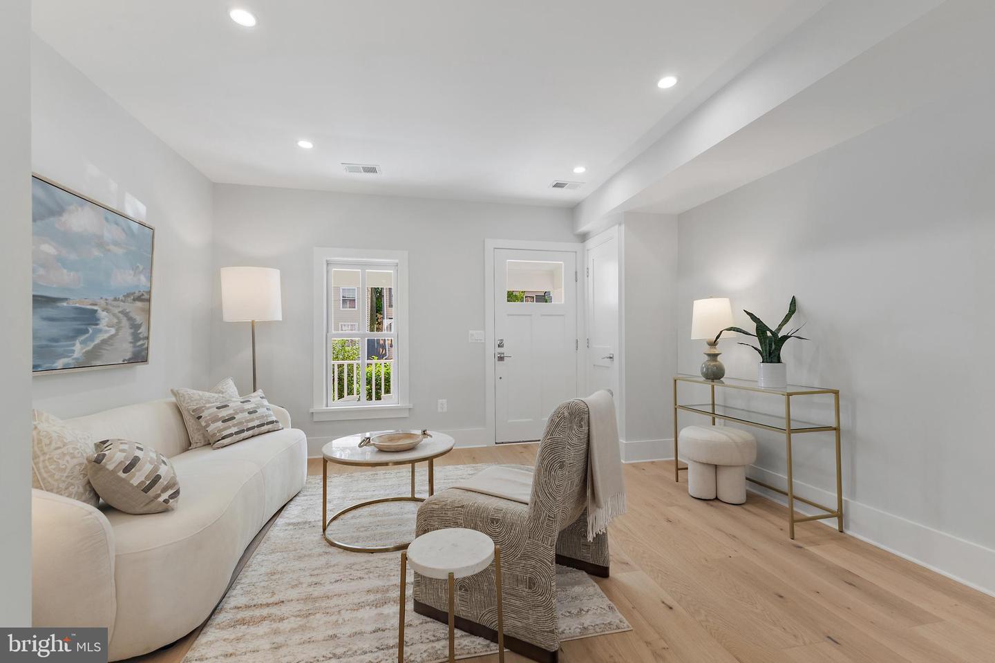 330 N PATRICK ST, ALEXANDRIA, Virginia 22314, 2 Bedrooms Bedrooms, ,2 BathroomsBathrooms,Residential,For sale,330 N PATRICK ST,VAAX2045604 MLS # VAAX2045604