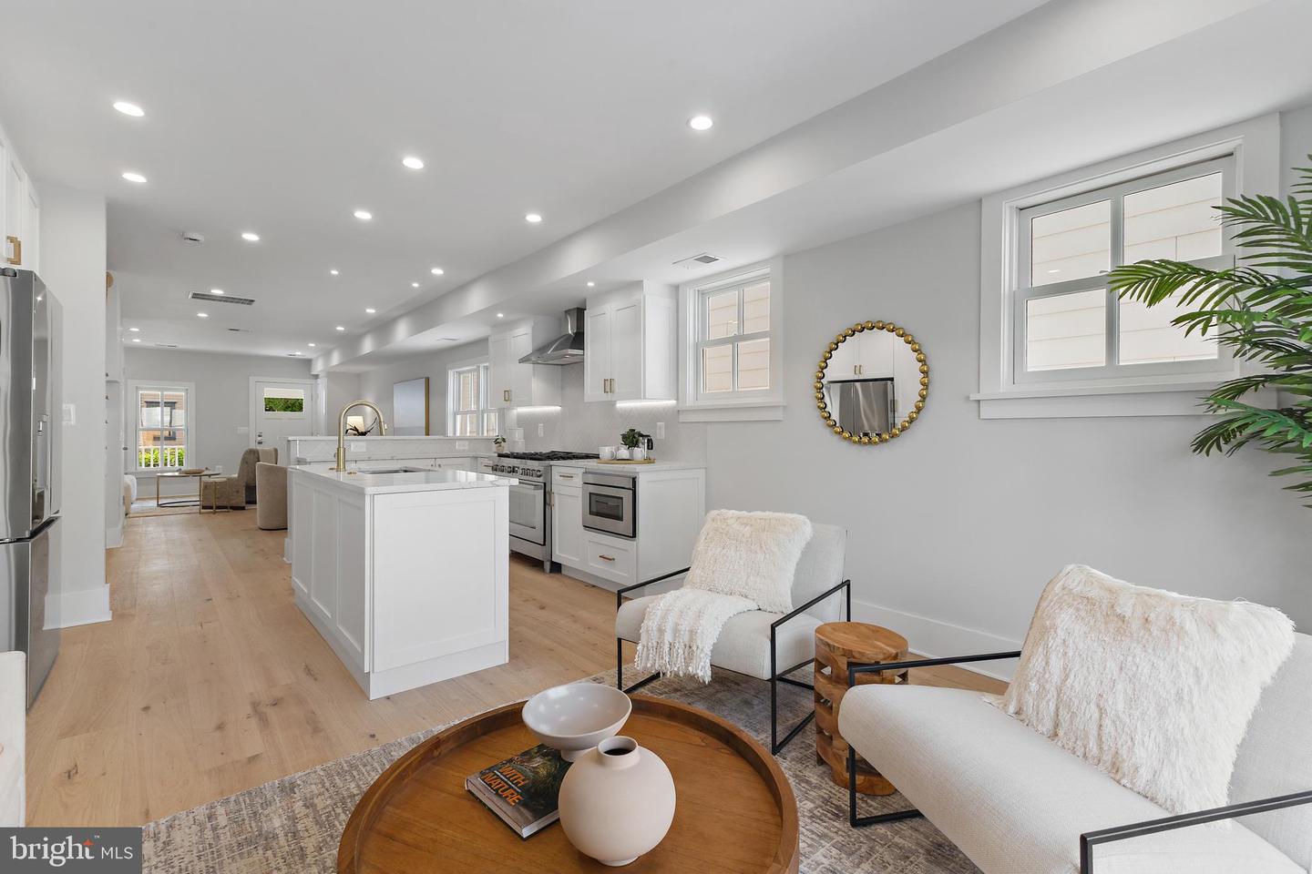 330 N PATRICK ST, ALEXANDRIA, Virginia 22314, 2 Bedrooms Bedrooms, ,2 BathroomsBathrooms,Residential,For sale,330 N PATRICK ST,VAAX2045604 MLS # VAAX2045604