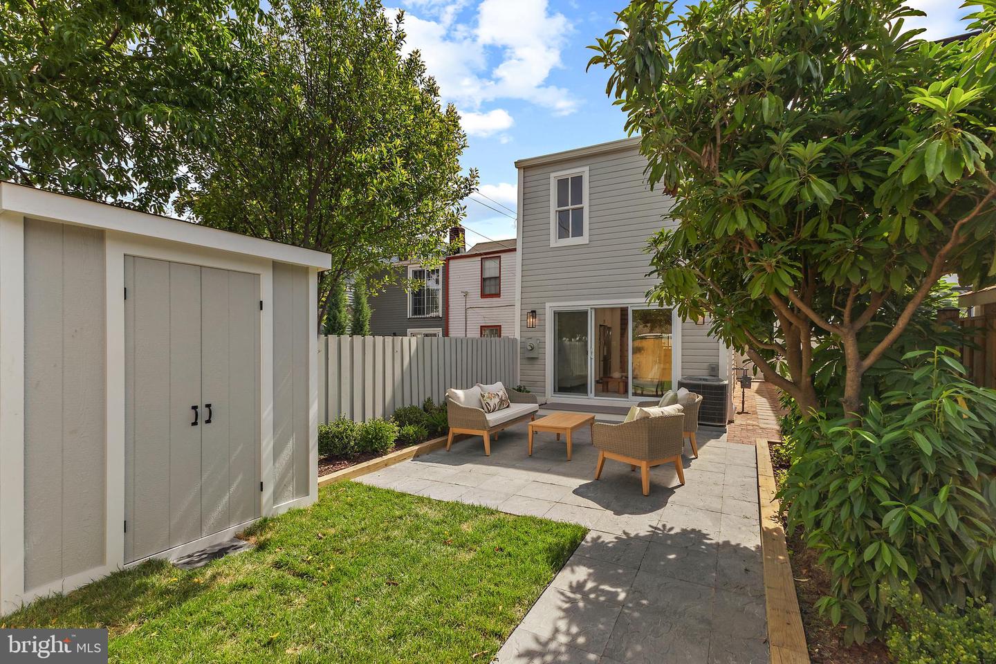 330 N PATRICK ST, ALEXANDRIA, Virginia 22314, 2 Bedrooms Bedrooms, ,2 BathroomsBathrooms,Residential,For sale,330 N PATRICK ST,VAAX2045604 MLS # VAAX2045604