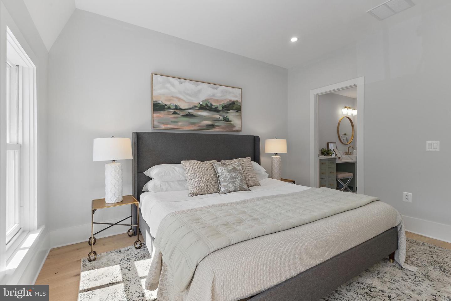 330 N PATRICK ST, ALEXANDRIA, Virginia 22314, 2 Bedrooms Bedrooms, ,2 BathroomsBathrooms,Residential,For sale,330 N PATRICK ST,VAAX2045604 MLS # VAAX2045604