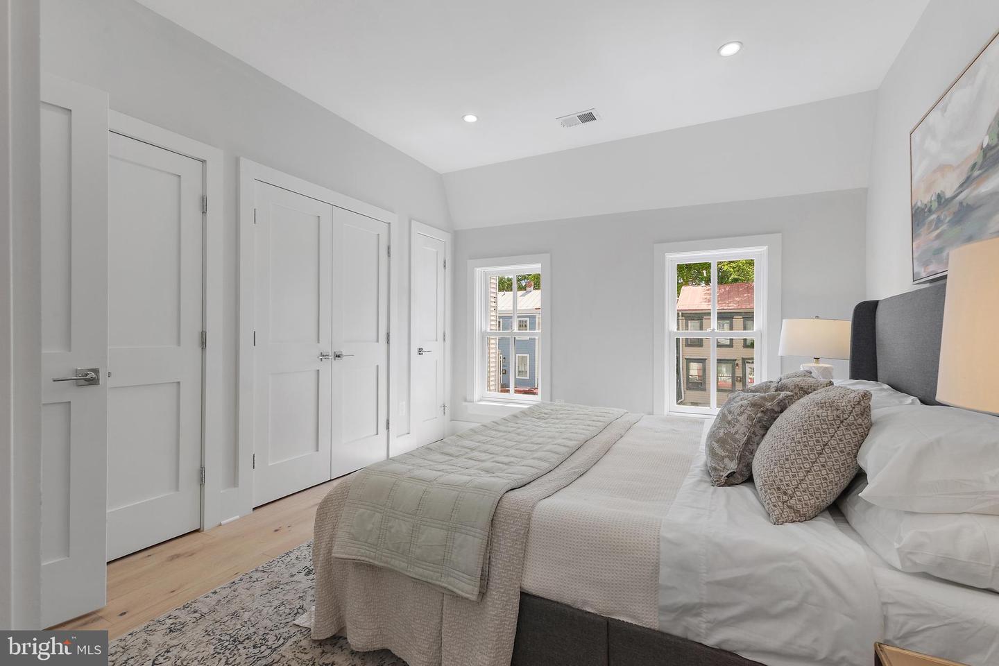 330 N PATRICK ST, ALEXANDRIA, Virginia 22314, 2 Bedrooms Bedrooms, ,2 BathroomsBathrooms,Residential,For sale,330 N PATRICK ST,VAAX2045604 MLS # VAAX2045604