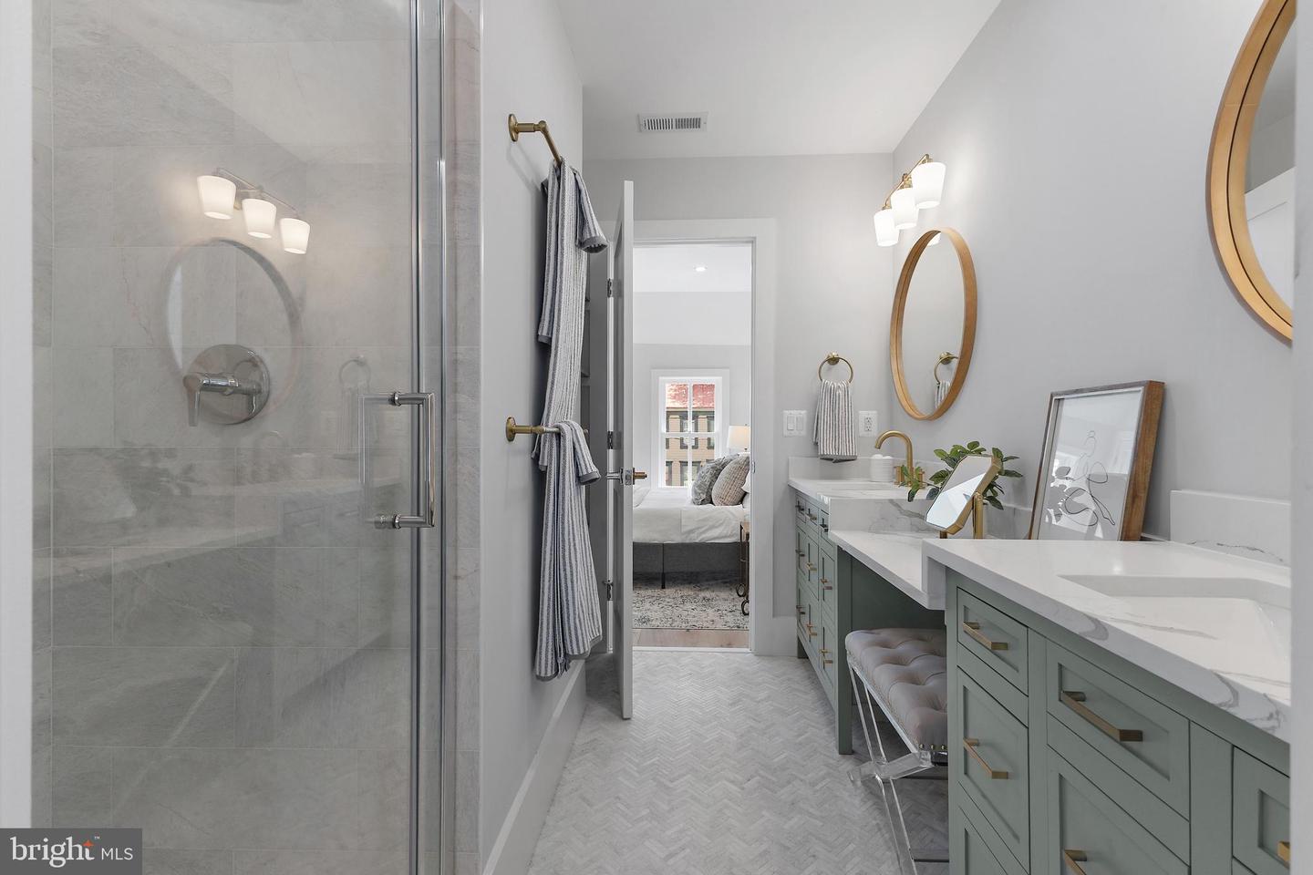 330 N PATRICK ST, ALEXANDRIA, Virginia 22314, 2 Bedrooms Bedrooms, ,2 BathroomsBathrooms,Residential,For sale,330 N PATRICK ST,VAAX2045604 MLS # VAAX2045604