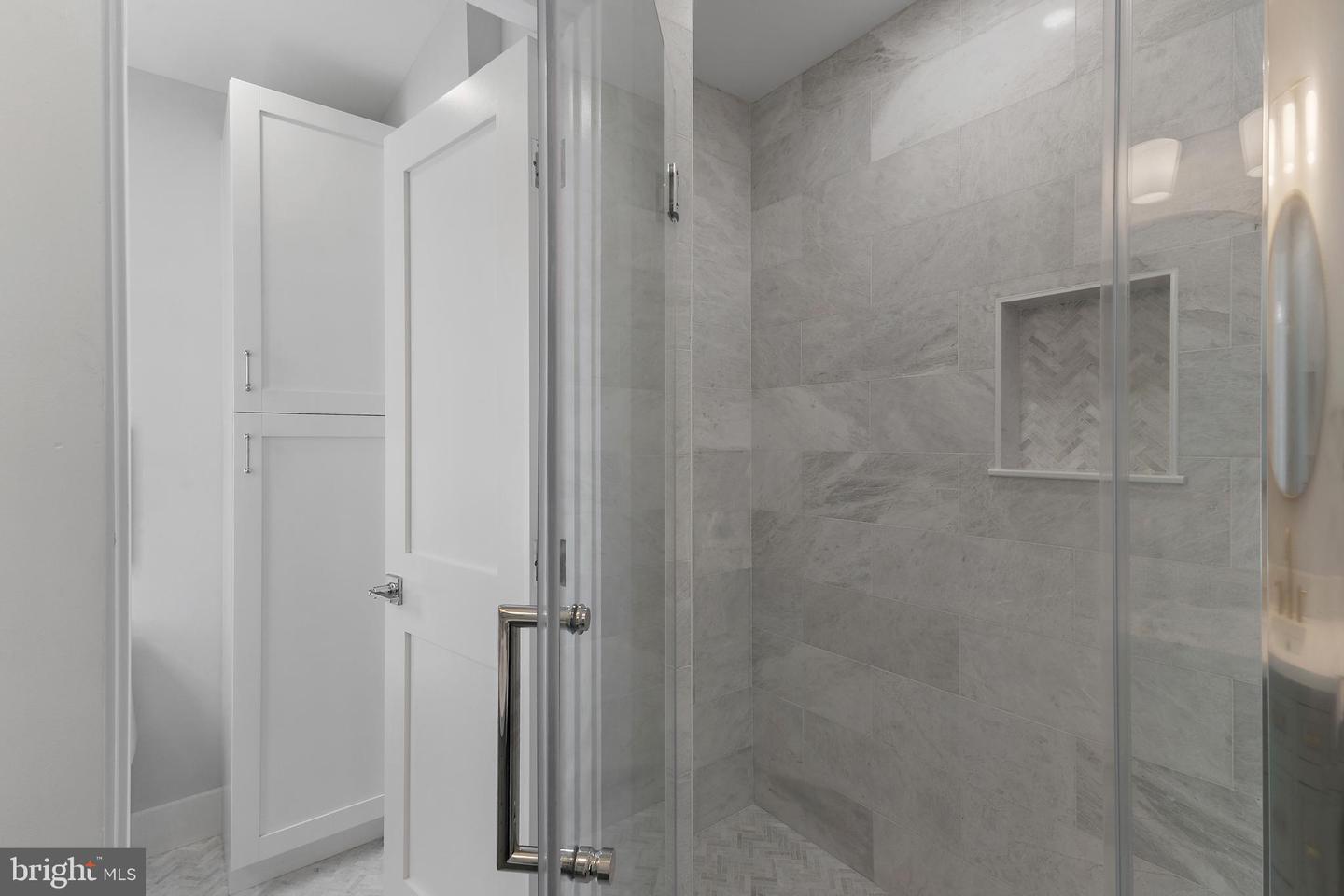 330 N PATRICK ST, ALEXANDRIA, Virginia 22314, 2 Bedrooms Bedrooms, ,2 BathroomsBathrooms,Residential,For sale,330 N PATRICK ST,VAAX2045604 MLS # VAAX2045604