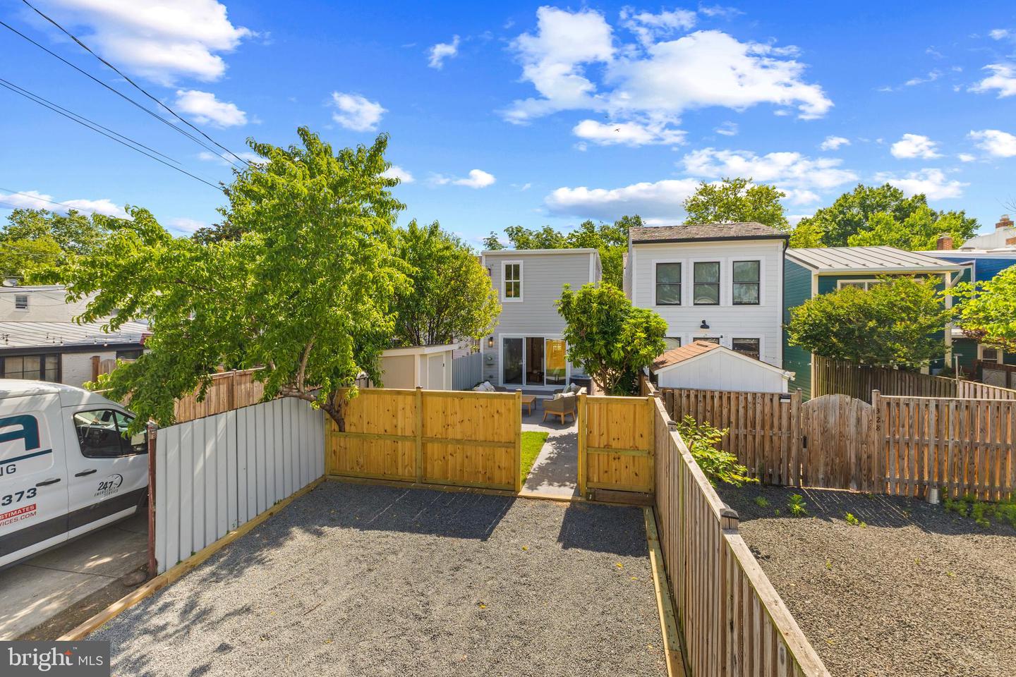 330 N PATRICK ST, ALEXANDRIA, Virginia 22314, 2 Bedrooms Bedrooms, ,2 BathroomsBathrooms,Residential,For sale,330 N PATRICK ST,VAAX2045604 MLS # VAAX2045604