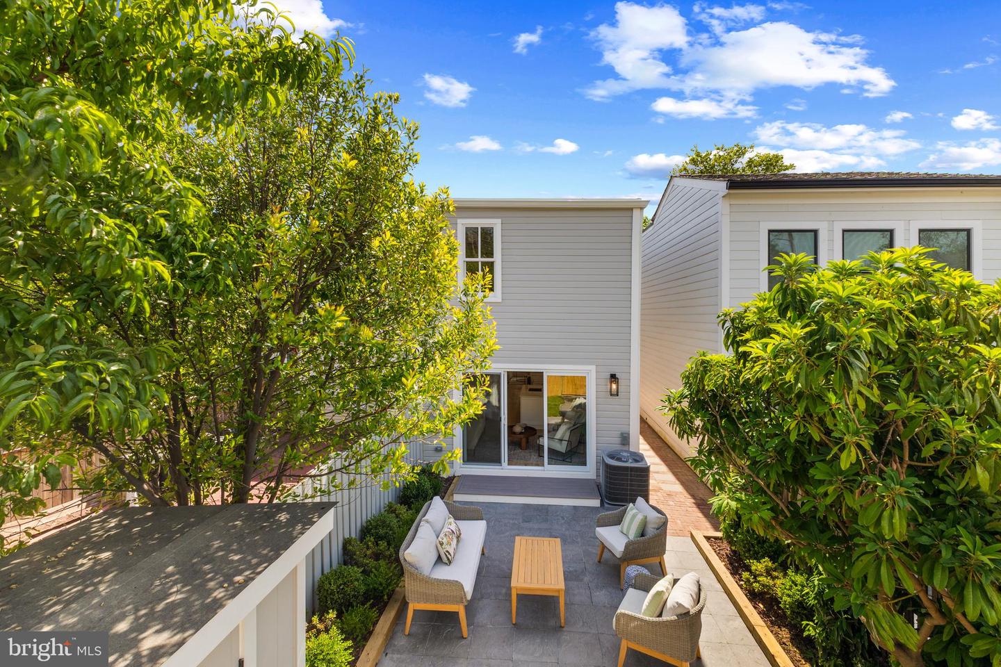 330 N PATRICK ST, ALEXANDRIA, Virginia 22314, 2 Bedrooms Bedrooms, ,2 BathroomsBathrooms,Residential,For sale,330 N PATRICK ST,VAAX2045604 MLS # VAAX2045604