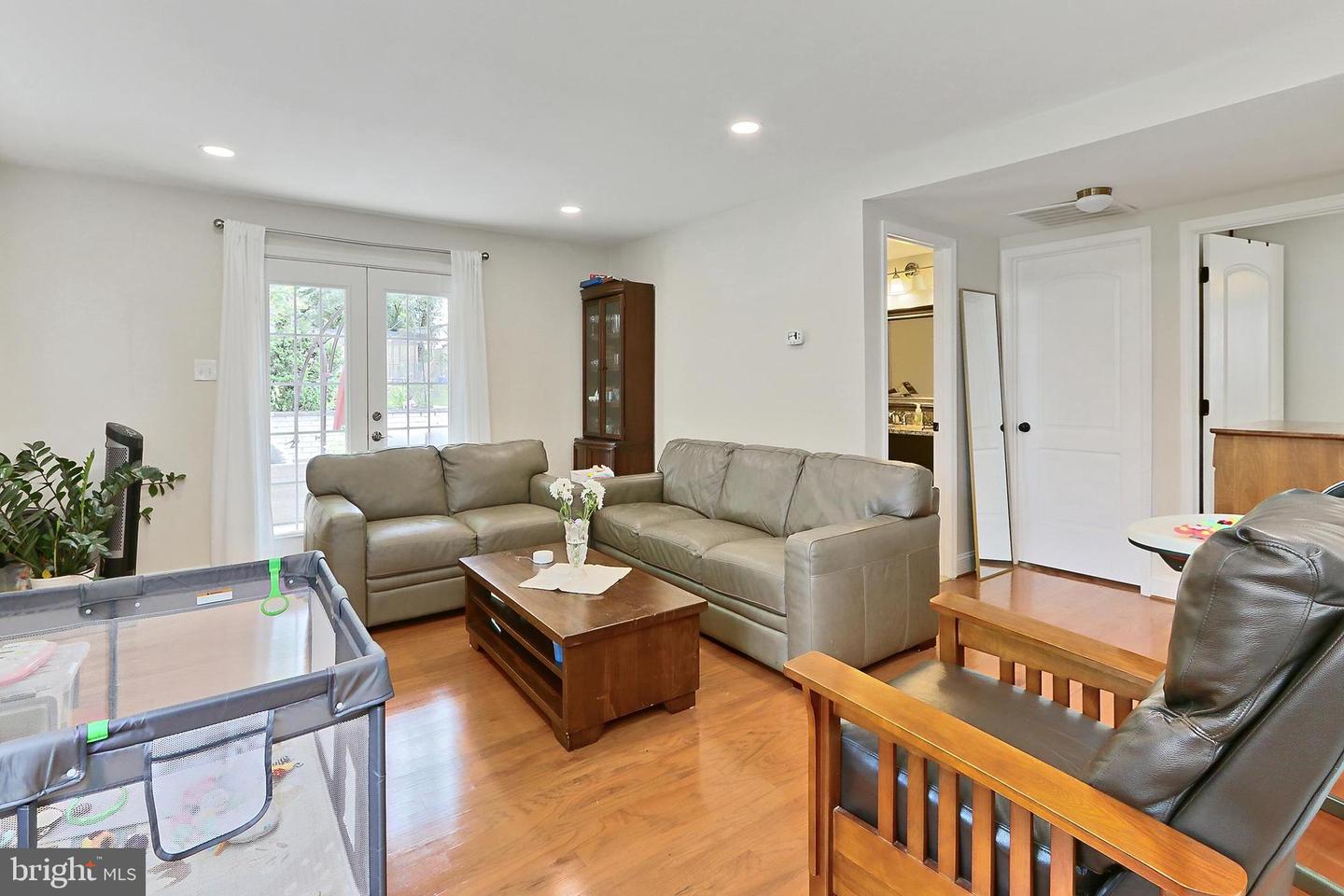 1501 S RANDOLPH ST, ARLINGTON, Virginia 22204, 4 Bedrooms Bedrooms, ,3 BathroomsBathrooms,Residential,For sale,1501 S RANDOLPH ST,VAAR2058036 MLS # VAAR2058036