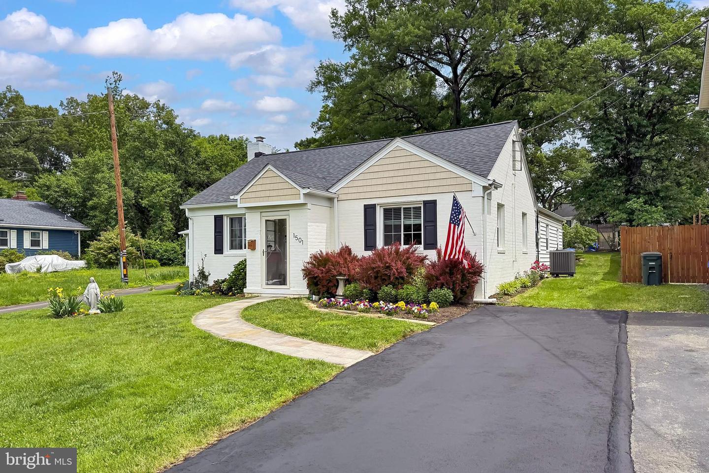 1501 S RANDOLPH ST, ARLINGTON, Virginia 22204, 4 Bedrooms Bedrooms, ,3 BathroomsBathrooms,Residential,For sale,1501 S RANDOLPH ST,VAAR2058036 MLS # VAAR2058036