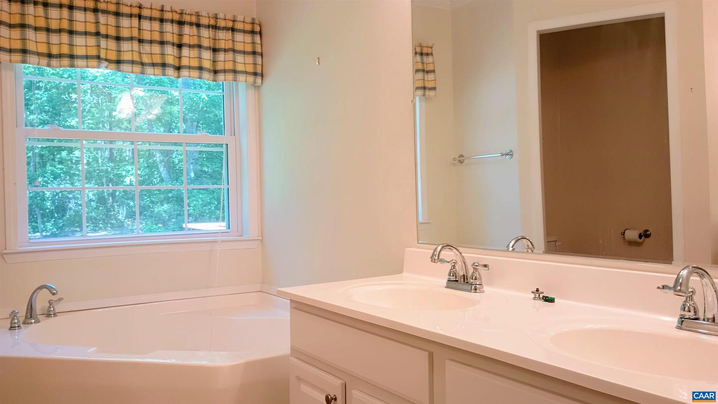 23 LYONS HOLLOW, SCHUYLER, Virginia 22969, 3 Bedrooms Bedrooms, ,2 BathroomsBathrooms,Residential,For sale,23 LYONS HOLLOW,664871 MLS # 664871