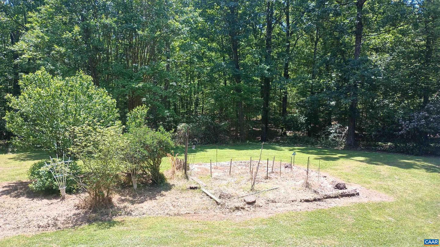 23 LYONS HOLLOW, SCHUYLER, Virginia 22969, 3 Bedrooms Bedrooms, ,2 BathroomsBathrooms,Residential,For sale,23 LYONS HOLLOW,664871 MLS # 664871