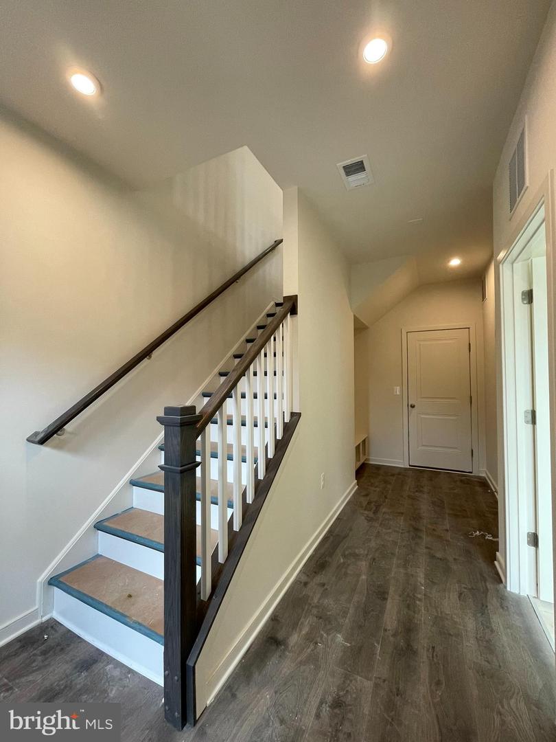 17988 ALICIA AVE, DUMFRIES, Virginia 22026, 4 Bedrooms Bedrooms, ,3 BathroomsBathrooms,Residential,For sale,17988 ALICIA AVE,VAPW2095316 MLS # VAPW2095316