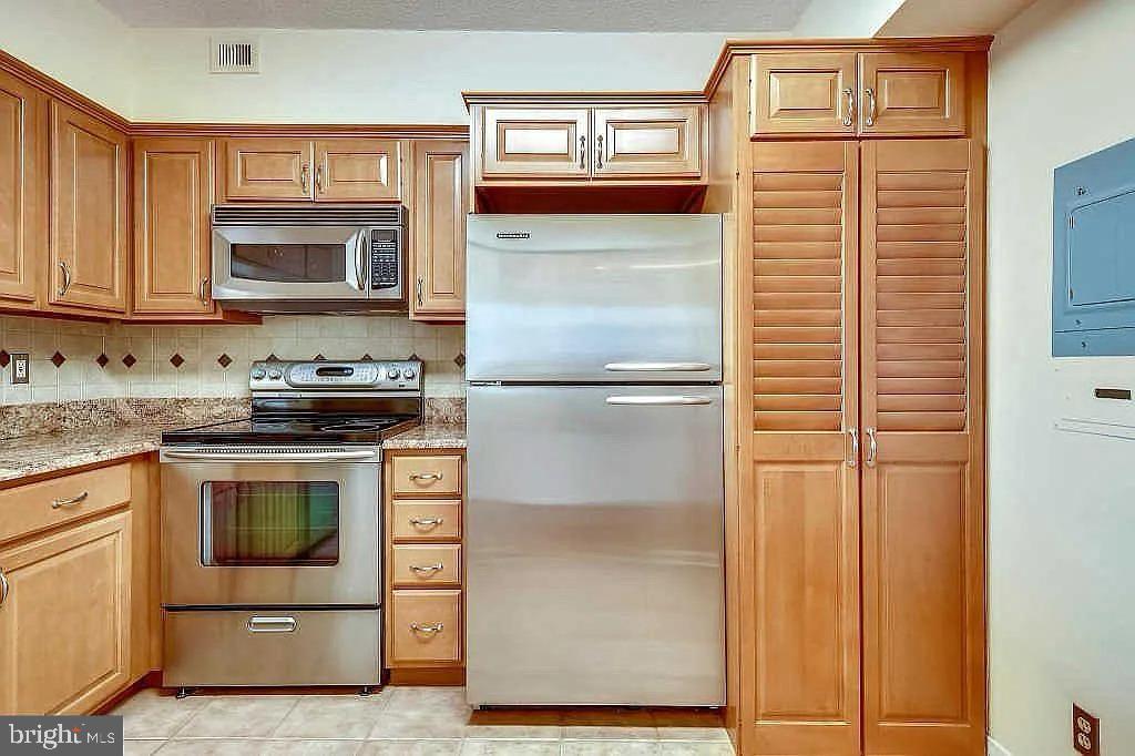 1805 CRYSTAL DR #504S, ARLINGTON, Virginia 22202, 1 Bedroom Bedrooms, ,1 BathroomBathrooms,Residential,For sale,1805 CRYSTAL DR #504S,VAAR2058056 MLS # VAAR2058056