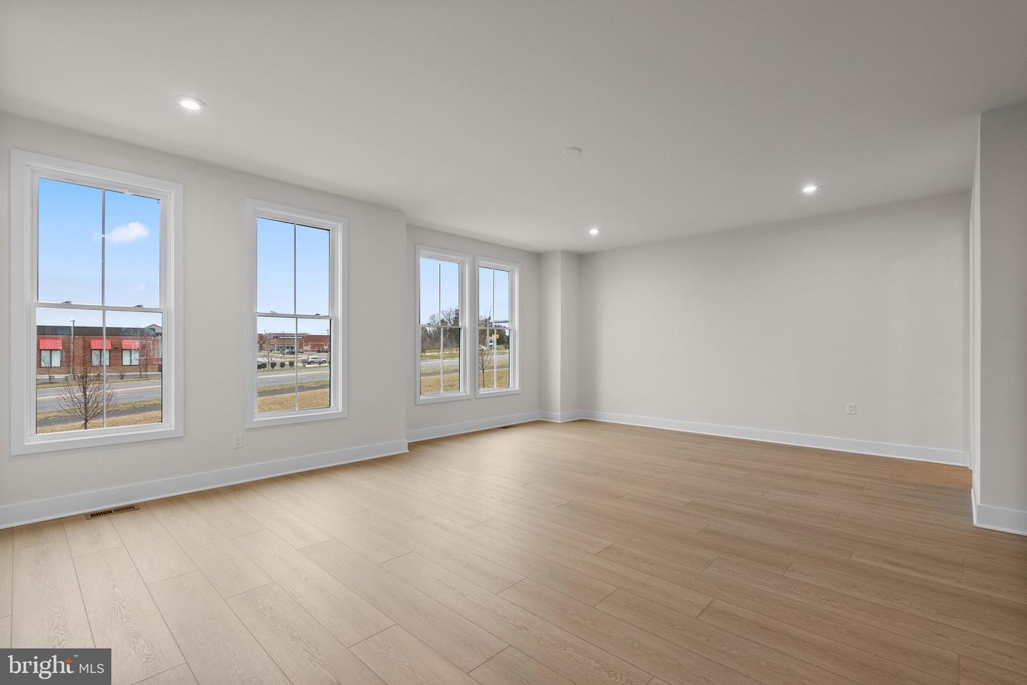 44480 LOWESTOFT SQ, ASHBURN, Virginia 20147, 3 Bedrooms Bedrooms, ,2 BathroomsBathrooms,Residential,For sale,44480 LOWESTOFT SQ,VALO2097560 MLS # VALO2097560