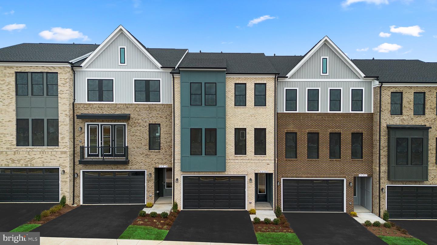 44480 LOWESTOFT SQ, ASHBURN, Virginia 20147, 3 Bedrooms Bedrooms, ,2 BathroomsBathrooms,Residential,For sale,44480 LOWESTOFT SQ,VALO2097560 MLS # VALO2097560