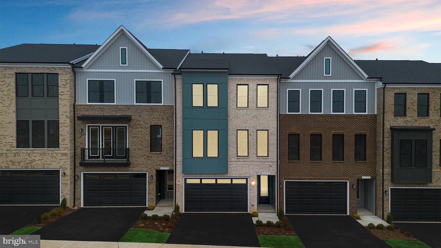44480 LOWESTOFT SQ, ASHBURN, Virginia 20147, 3 Bedrooms Bedrooms, ,2 BathroomsBathrooms,Residential,For sale,44480 LOWESTOFT SQ,VALO2097560 MLS # VALO2097560