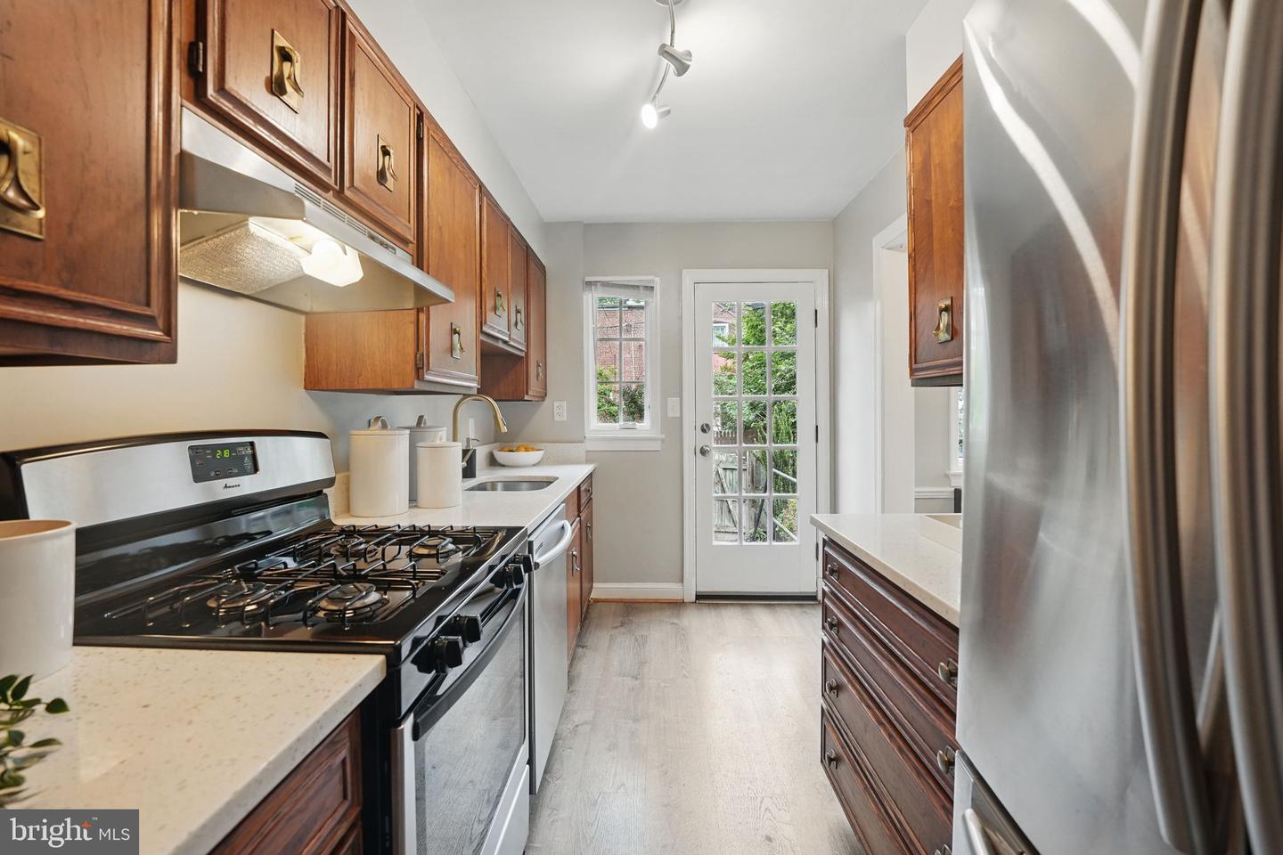 711 AVON PL, ALEXANDRIA, Virginia 22314, 3 Bedrooms Bedrooms, ,1 BathroomBathrooms,Residential,For sale,711 AVON PL,VAAX2045636 MLS # VAAX2045636