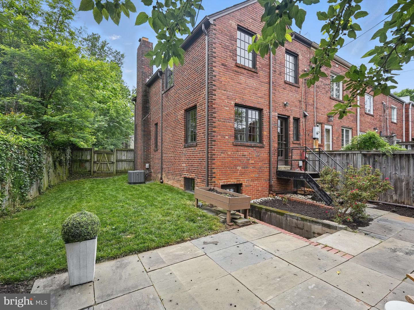 711 AVON PL, ALEXANDRIA, Virginia 22314, 3 Bedrooms Bedrooms, ,1 BathroomBathrooms,Residential,For sale,711 AVON PL,VAAX2045636 MLS # VAAX2045636