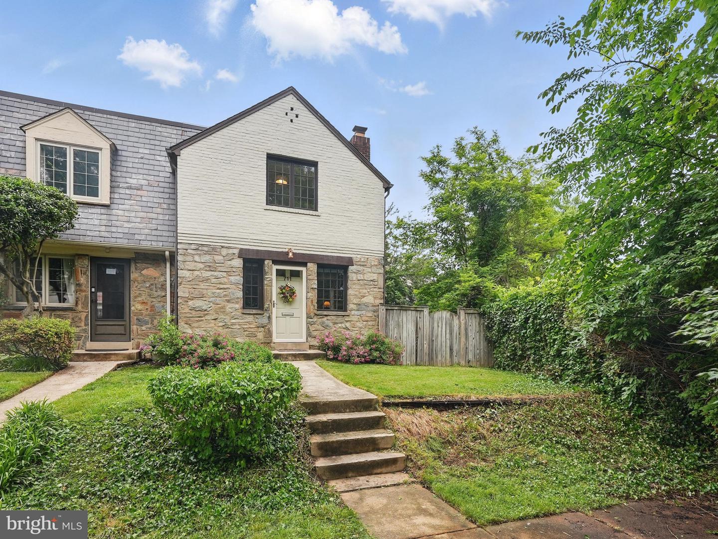 711 AVON PL, ALEXANDRIA, Virginia 22314, 3 Bedrooms Bedrooms, ,1 BathroomBathrooms,Residential,For sale,711 AVON PL,VAAX2045636 MLS # VAAX2045636