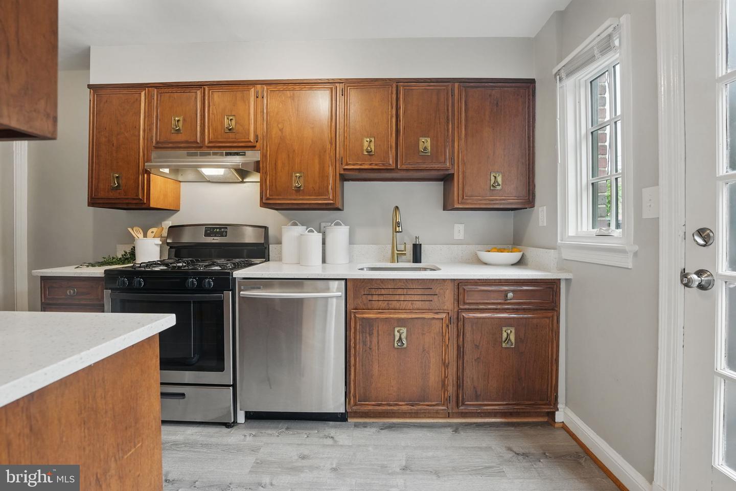 711 AVON PL, ALEXANDRIA, Virginia 22314, 3 Bedrooms Bedrooms, ,1 BathroomBathrooms,Residential,For sale,711 AVON PL,VAAX2045636 MLS # VAAX2045636