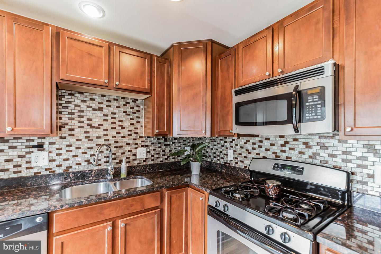 2913 TRUFFLE OAK PL, WOODBRIDGE, Virginia 22191, 3 Bedrooms Bedrooms, ,3 BathroomsBathrooms,Residential,For sale,2913 TRUFFLE OAK PL,VAPW2095368 MLS # VAPW2095368