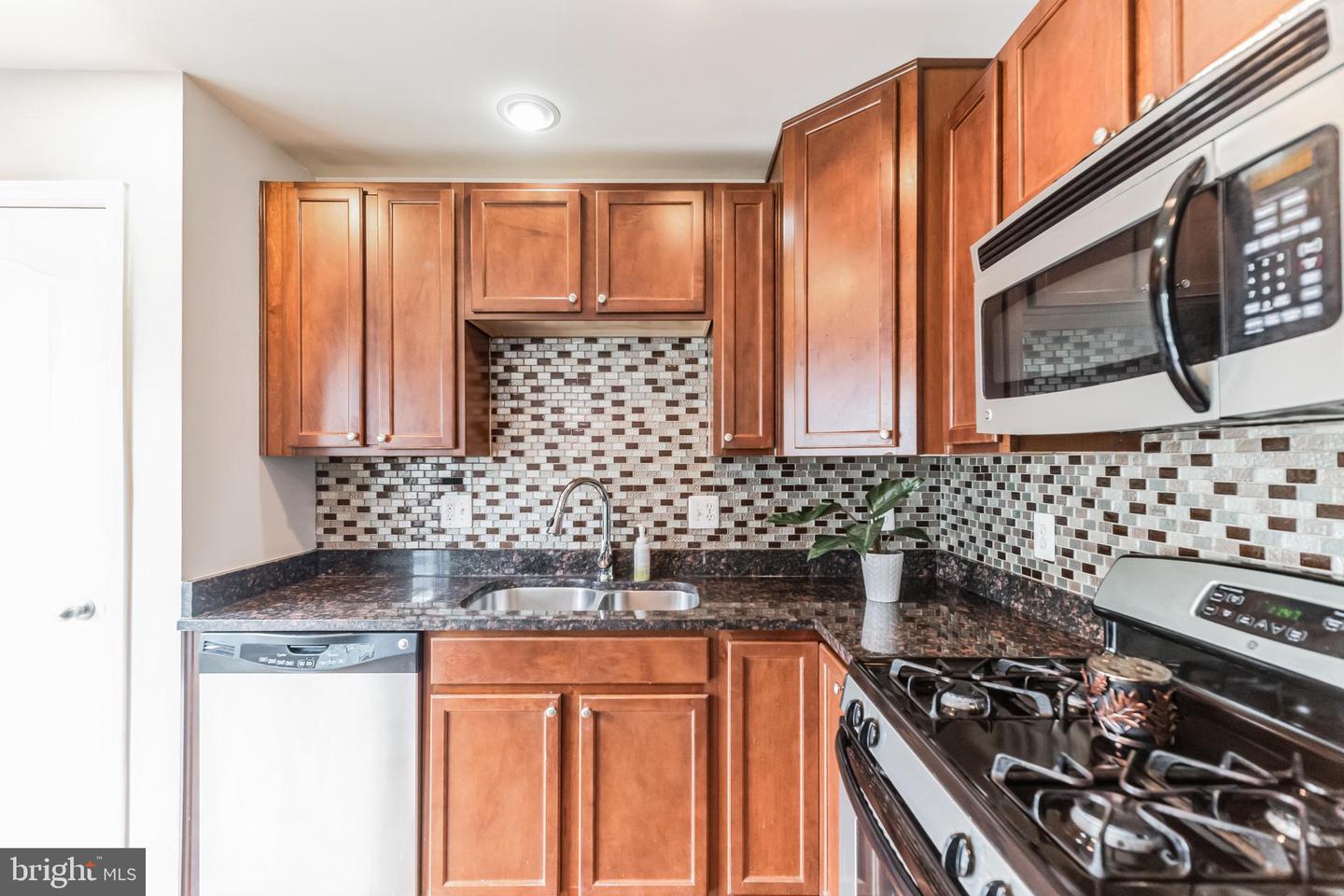 2913 TRUFFLE OAK PL, WOODBRIDGE, Virginia 22191, 3 Bedrooms Bedrooms, ,3 BathroomsBathrooms,Residential,For sale,2913 TRUFFLE OAK PL,VAPW2095368 MLS # VAPW2095368