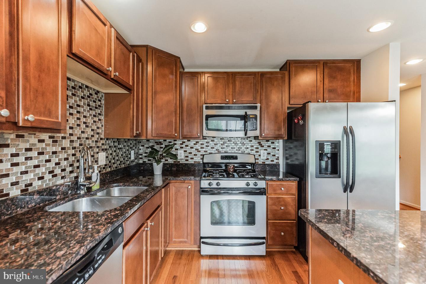 2913 TRUFFLE OAK PL, WOODBRIDGE, Virginia 22191, 3 Bedrooms Bedrooms, ,3 BathroomsBathrooms,Residential,For sale,2913 TRUFFLE OAK PL,VAPW2095368 MLS # VAPW2095368