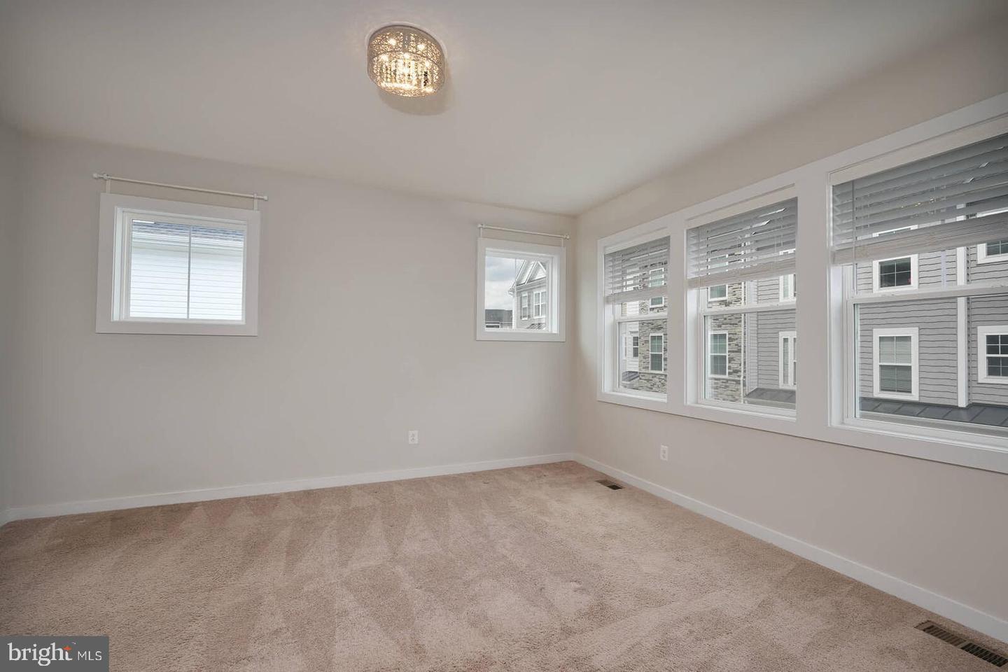 20769 PARTLOWS STORE SQ, ASHBURN, Virginia 20147, 4 Bedrooms Bedrooms, ,3 BathroomsBathrooms,Residential,For sale,20769 PARTLOWS STORE SQ,VALO2097616 MLS # VALO2097616