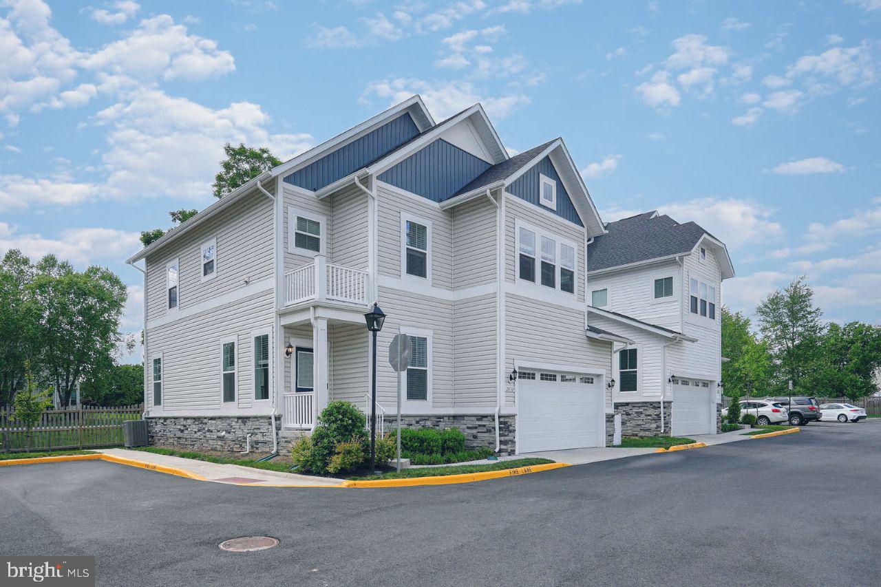 20769 PARTLOWS STORE SQ, ASHBURN, Virginia 20147, 4 Bedrooms Bedrooms, ,3 BathroomsBathrooms,Residential,For sale,20769 PARTLOWS STORE SQ,VALO2097616 MLS # VALO2097616