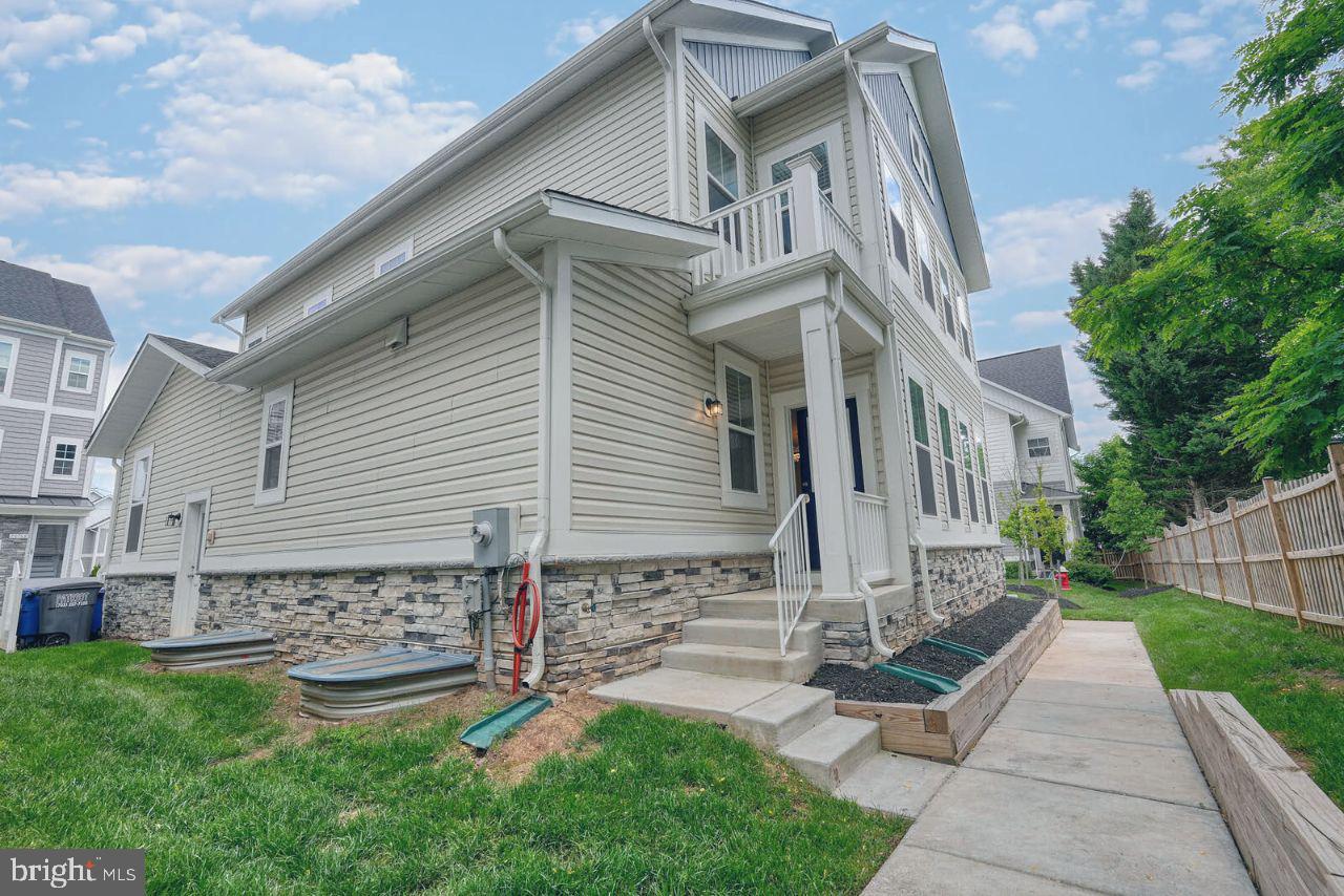 20769 PARTLOWS STORE SQ, ASHBURN, Virginia 20147, 4 Bedrooms Bedrooms, ,3 BathroomsBathrooms,Residential,For sale,20769 PARTLOWS STORE SQ,VALO2097616 MLS # VALO2097616